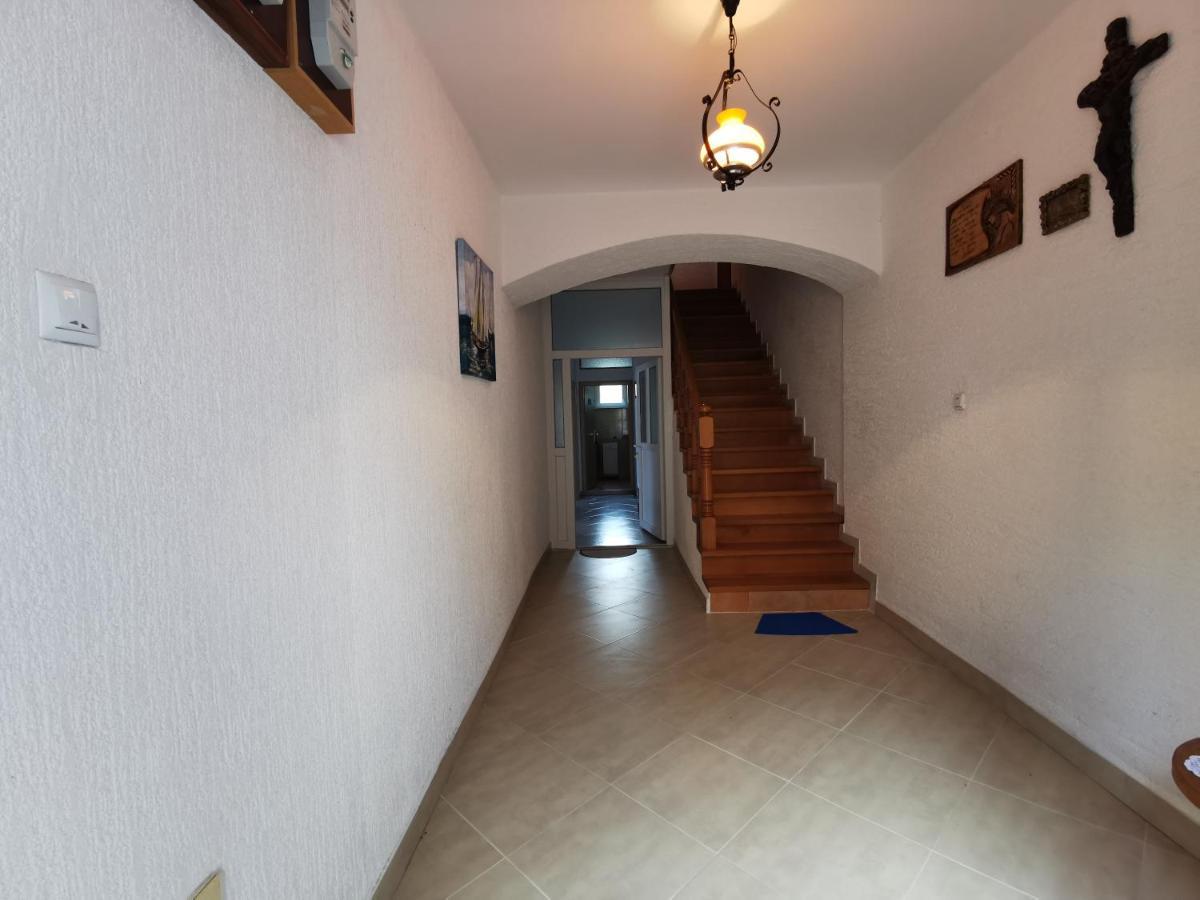 Апартаменти Apartman Pod Nehajem Сень Екстер'єр фото