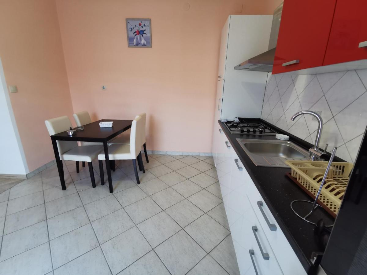Апартаменти Apartman Pod Nehajem Сень Екстер'єр фото