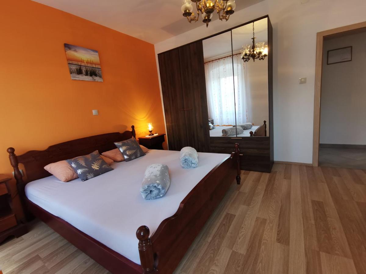 Апартаменти Apartman Pod Nehajem Сень Екстер'єр фото